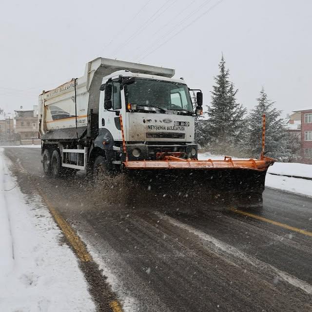 Nevşehir'de Kar Mücadelesi Sürdürüyor