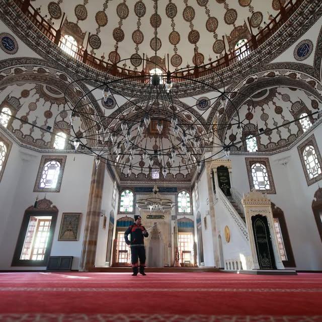 Nevşehir'de Camilere Gül Suyu Püskürtüldü