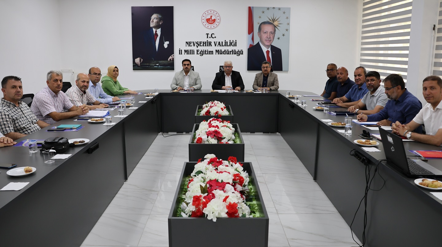 Nevşehir İl Milli Eğitim Müdürlüğü'nde 2024-2025 Eğitim Öğretim Yılı Değerlendirme Toplantısı Yapıldı