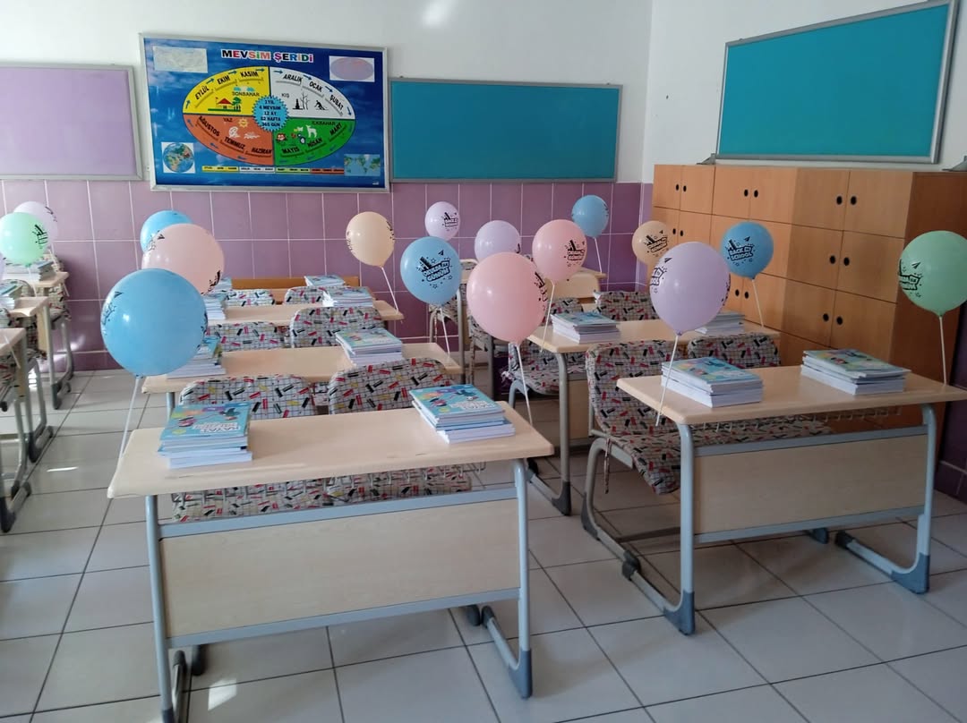 Nevşehir'de Okullar Açılıyor: Uyum Eğitimi ve Kitap Dağıtımı Başladı